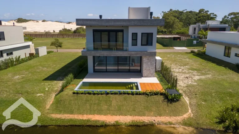 Casa de condomínio com 4 quartos a venda e 2 vagas no bairro praia da cal em torres assunta imóveis 22